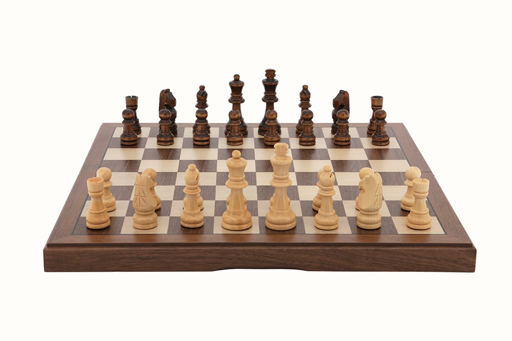 Dal Rossi Chess Set, folding, walnut inlaid, 15"