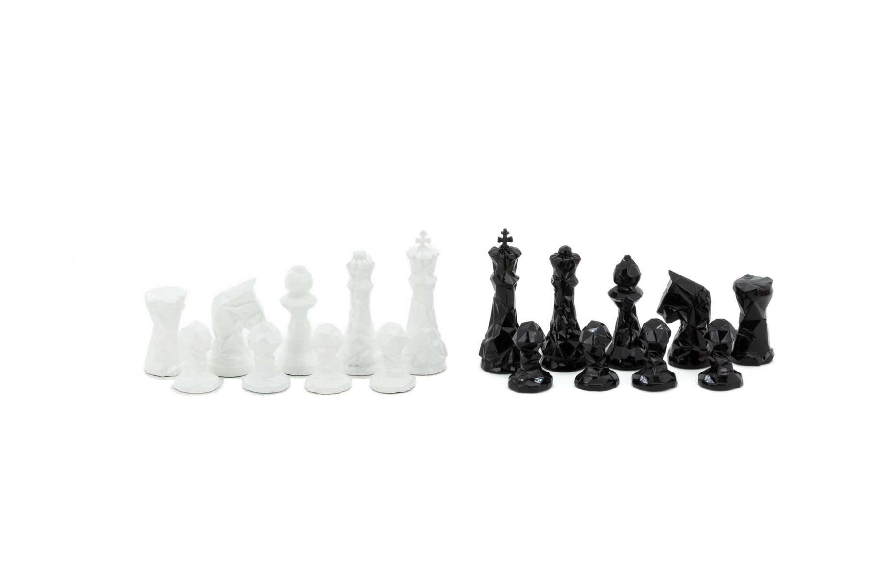 Dal Rossi Diamond-Cut Black & White Chessmen on a Walnut Inlaid Chess Box with Compartments 20"