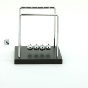 Newton's cradle / Balance balls, medium, wood base