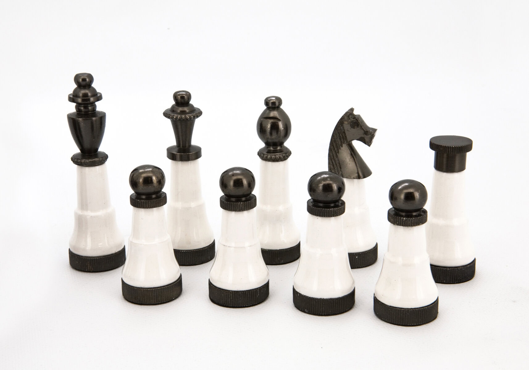 Dal Rossi Italy Chess Set Walnut Finish 20″ With Two Drawers, With Black and White Copper and Gun Metal Gray Tops Pieces 110mm