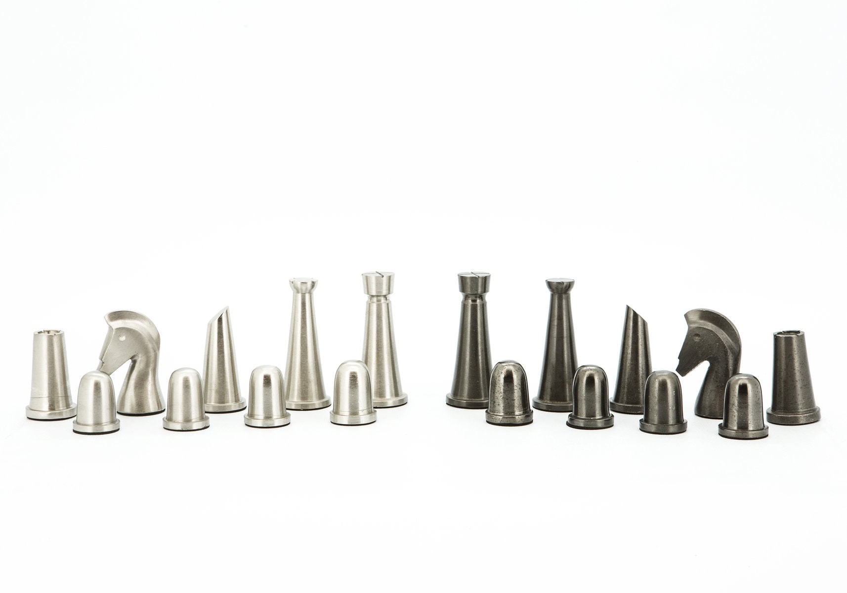 Dal Rossi Italy Chess Set Carbon Fibre Finish 16″ With Compartments, With Metal Dark Titanium and Silver chessmen 85mm